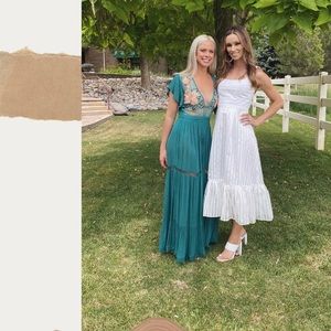 Sorreto NBD white midi dress. Size Xs